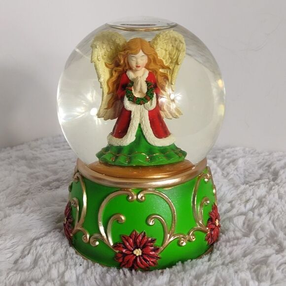 Musical Angel Praying Waterglobe  - Picture 2 of 8